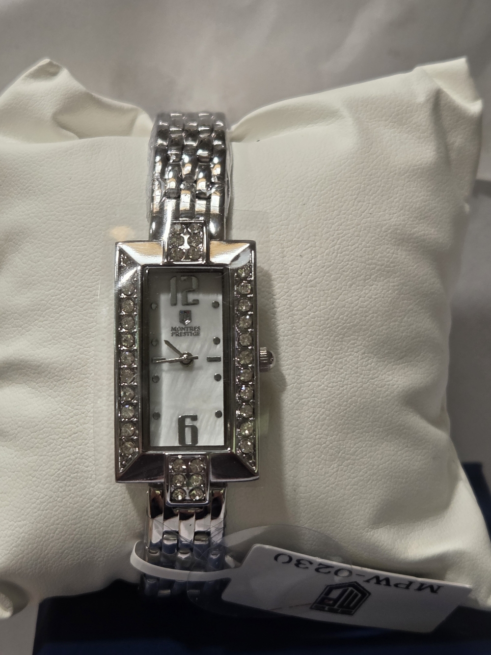 Montres Prestige X Invicta Women’s Silver Crystal-Accent  Bracelet And Bezel